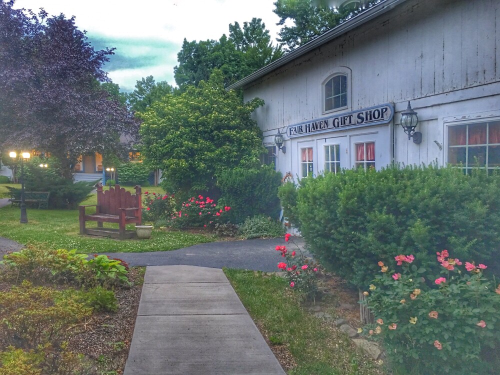 Fair Haven Inn is a AAA rated motel on the premises of Tillman's